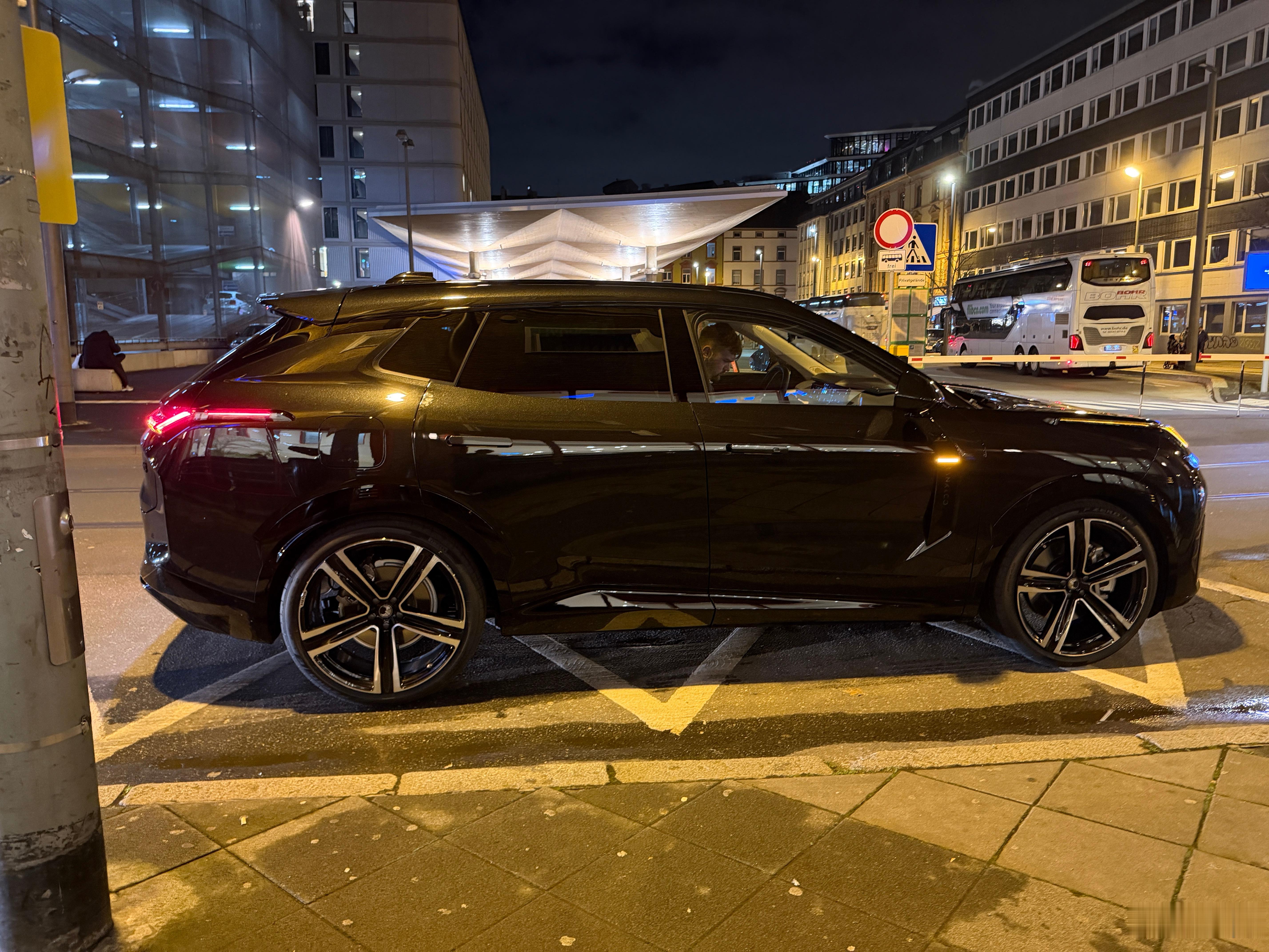 今天在法兰克福，在当地的汽车经销商Autohaus Hedtke，拜访了他们的企