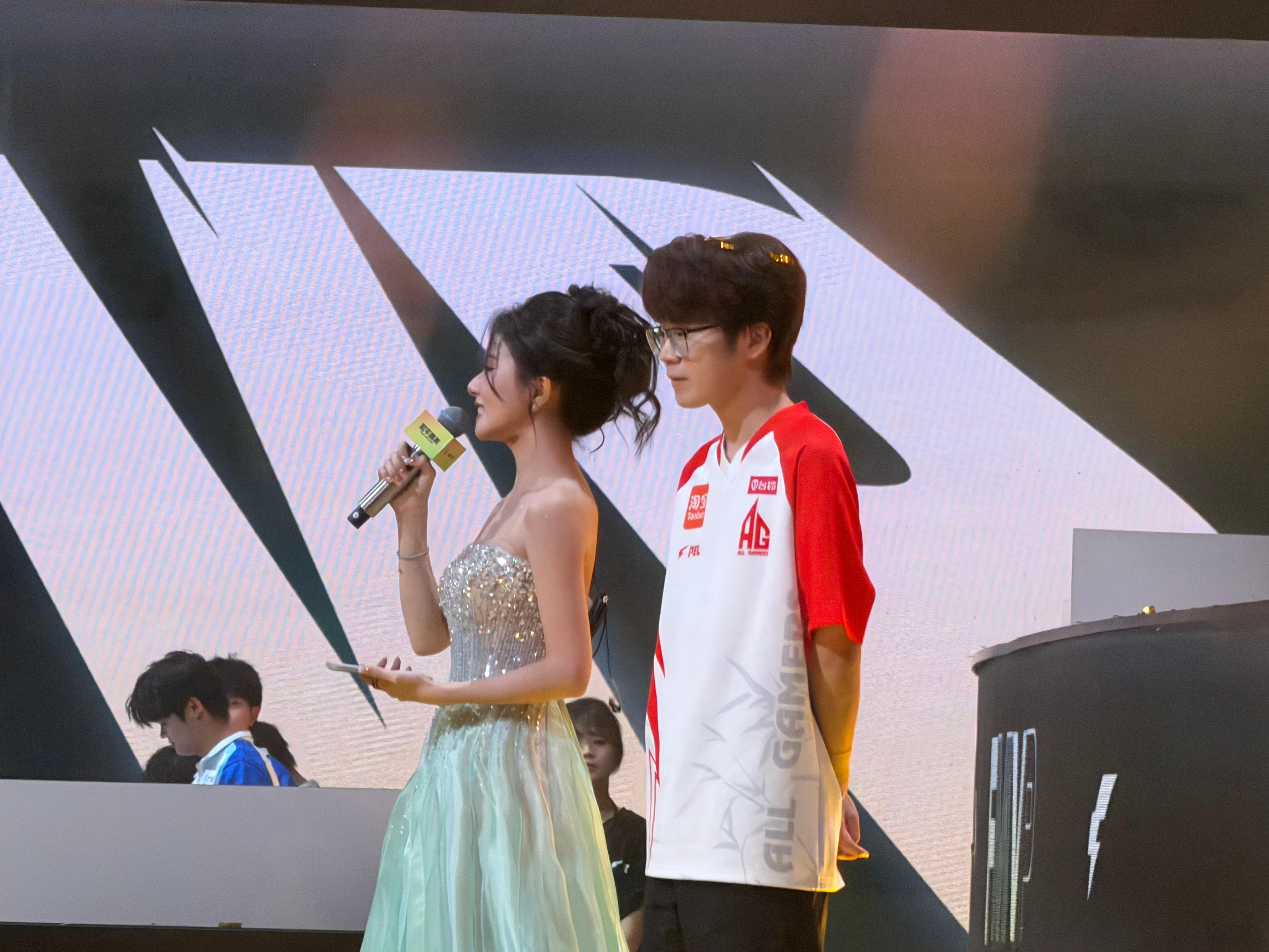 AG花花FMVP花花你做到啦！！恭喜第二个FMVP！🏆花花哭了 AG春季赛总冠