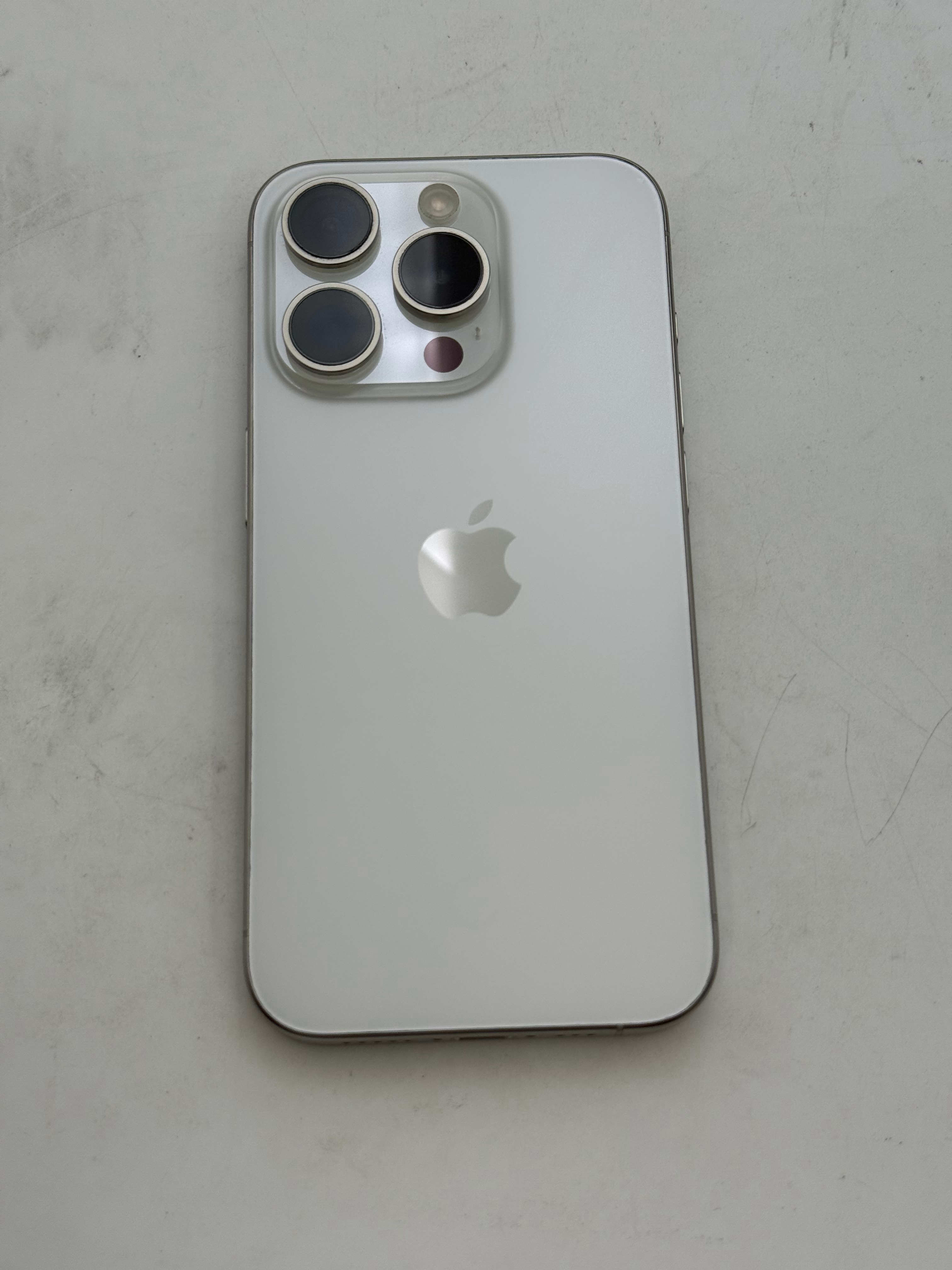 编号：27114 国行双卡 256G iPhone 15Pro 白色 电池86%