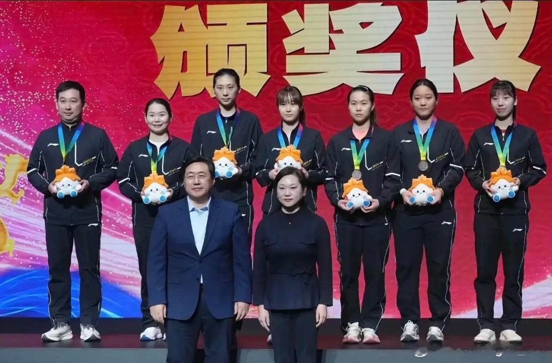 刘炜珊：又一年🤔希望2️⃣0️⃣2️⃣6️⃣是个不平凡的一年🥰 