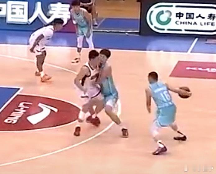 青岛男篮vs山西男篮张宁 断子绝孙铁膝盖？中国篮球[超话]CBA[超话] ​​​
