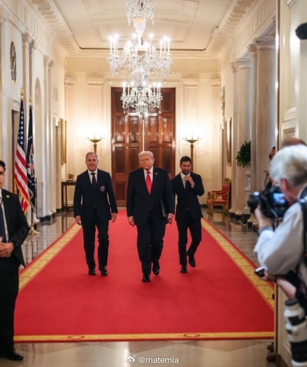 美国🇺🇸白宫官推：“CHAMPIONS. POTUS x MESSI 👑”