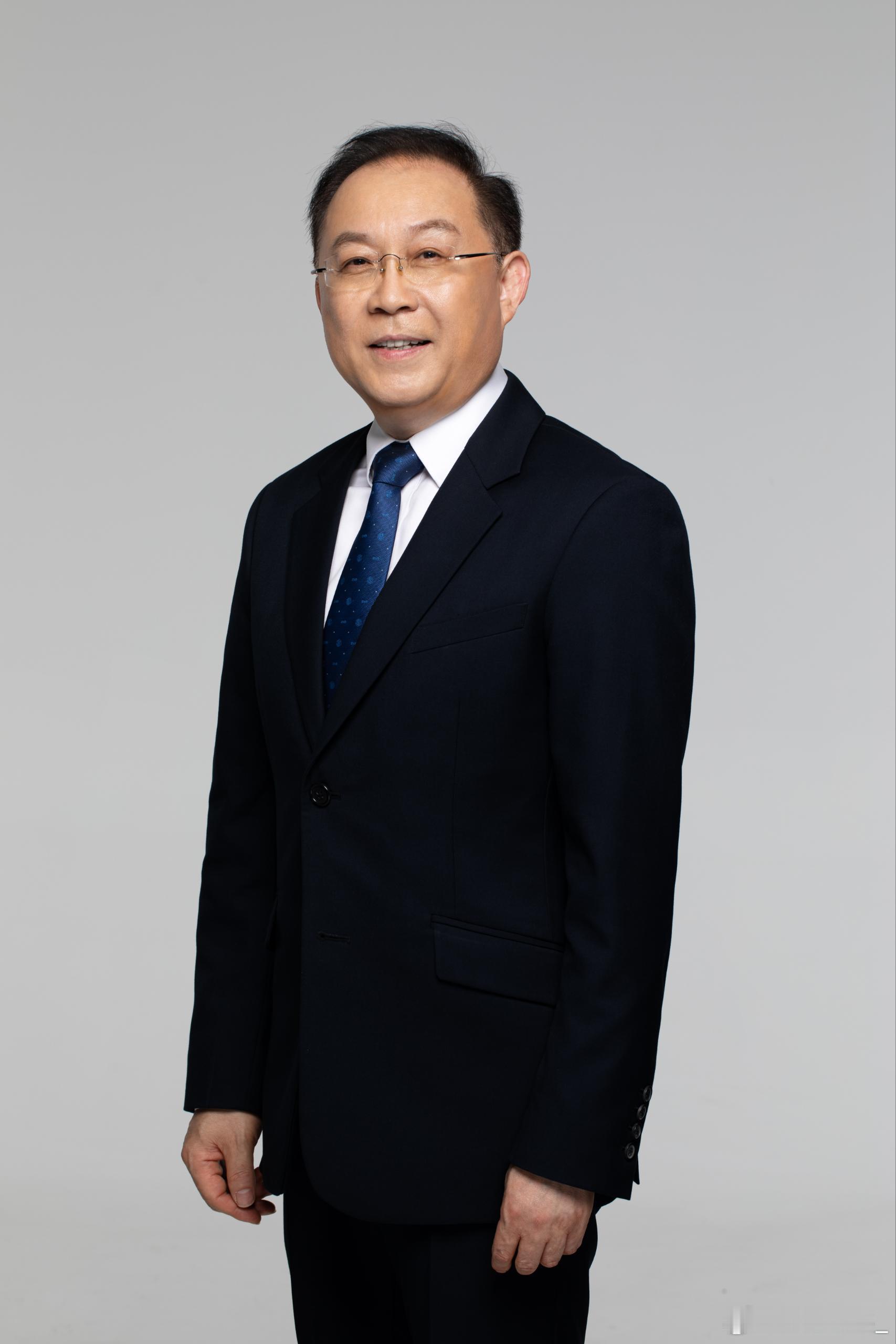 廉玉波以技立身荣膺中国工程院院士，这条新闻背后传递的信号很不一般哦。这不仅是对他