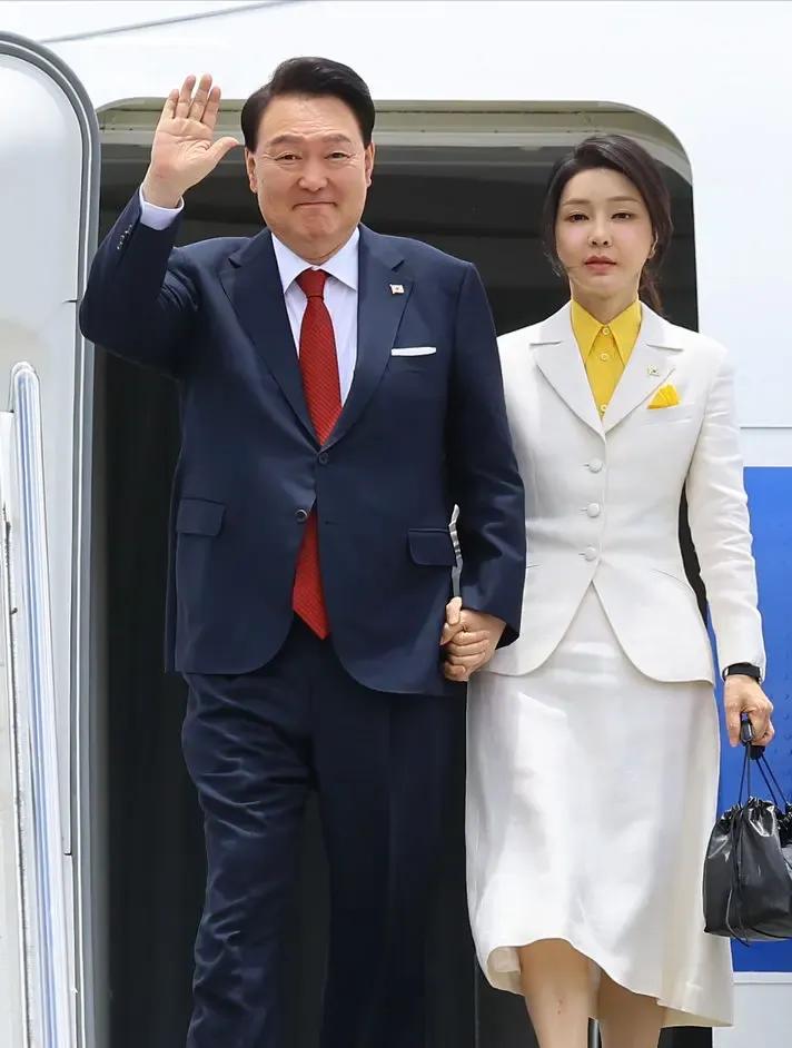 韩国宪法裁判所（宪法法院）已于12月16日要求总统尹锡悦对其弹劾案提交答辩状。