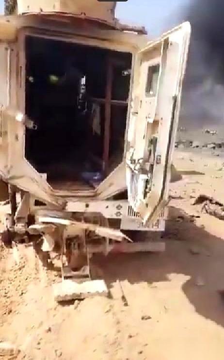 在马里一望无际的荒漠深处，一支俄军小分队在深夜栽了大跟头。
火光冲天。一辆咱们国