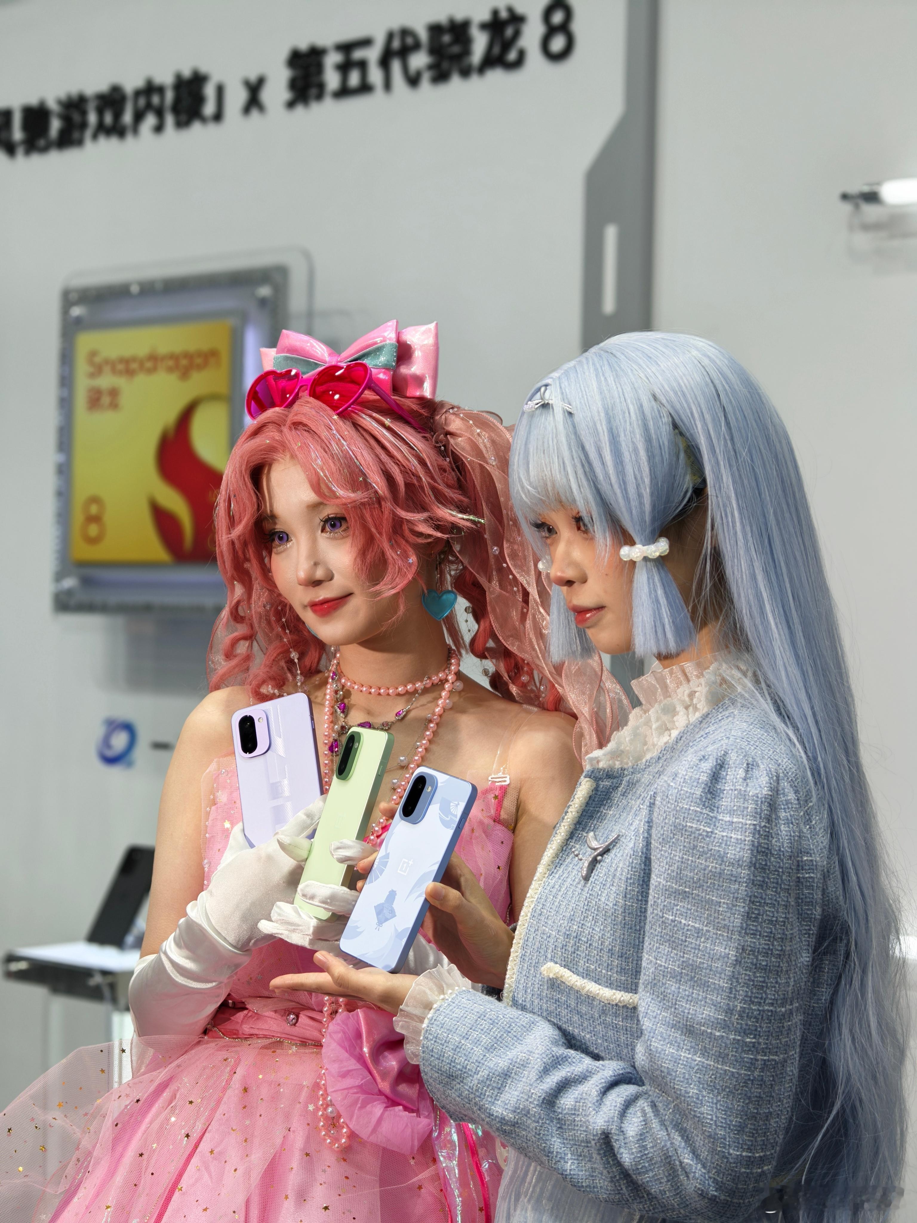 一加Ace6发布会现场抓拍是不是很漂亮？我是说手机，手机…… 