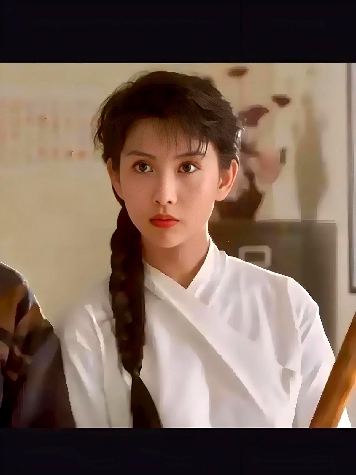 娱乐圈的故事从不缺点爆点，但邱淑贞退赛的背后显示的，却是真实的奋斗与机遇。

她