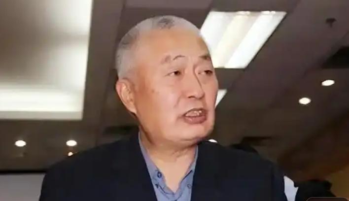 2018年，陈毅元帅之子陈小鲁猝然离世。父亲若泉下有知，定会惊叹儿子的选择多了不