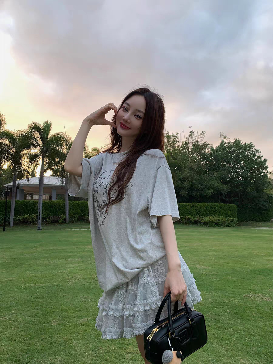 2025年的第100天爱你百分百💯一璐同行[超话]李小璐私服[超话]lulus