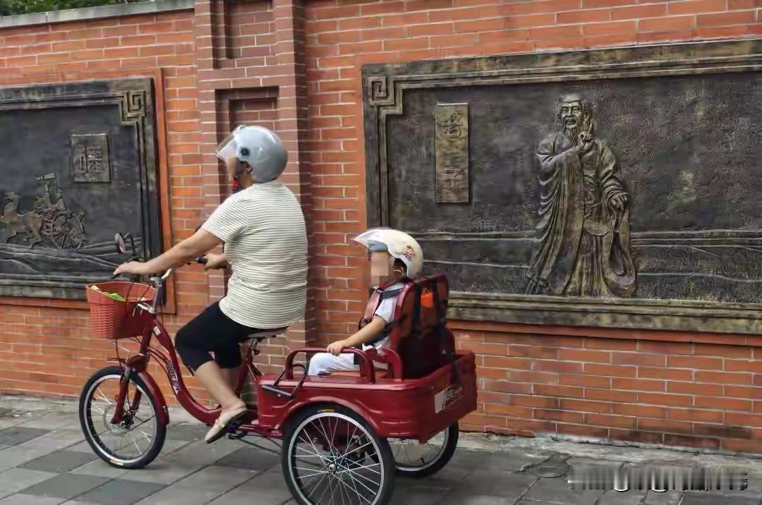 2026年，我国60岁以上人口达3.2亿，低速电动三轮车是刚需：不考验平衡，速度