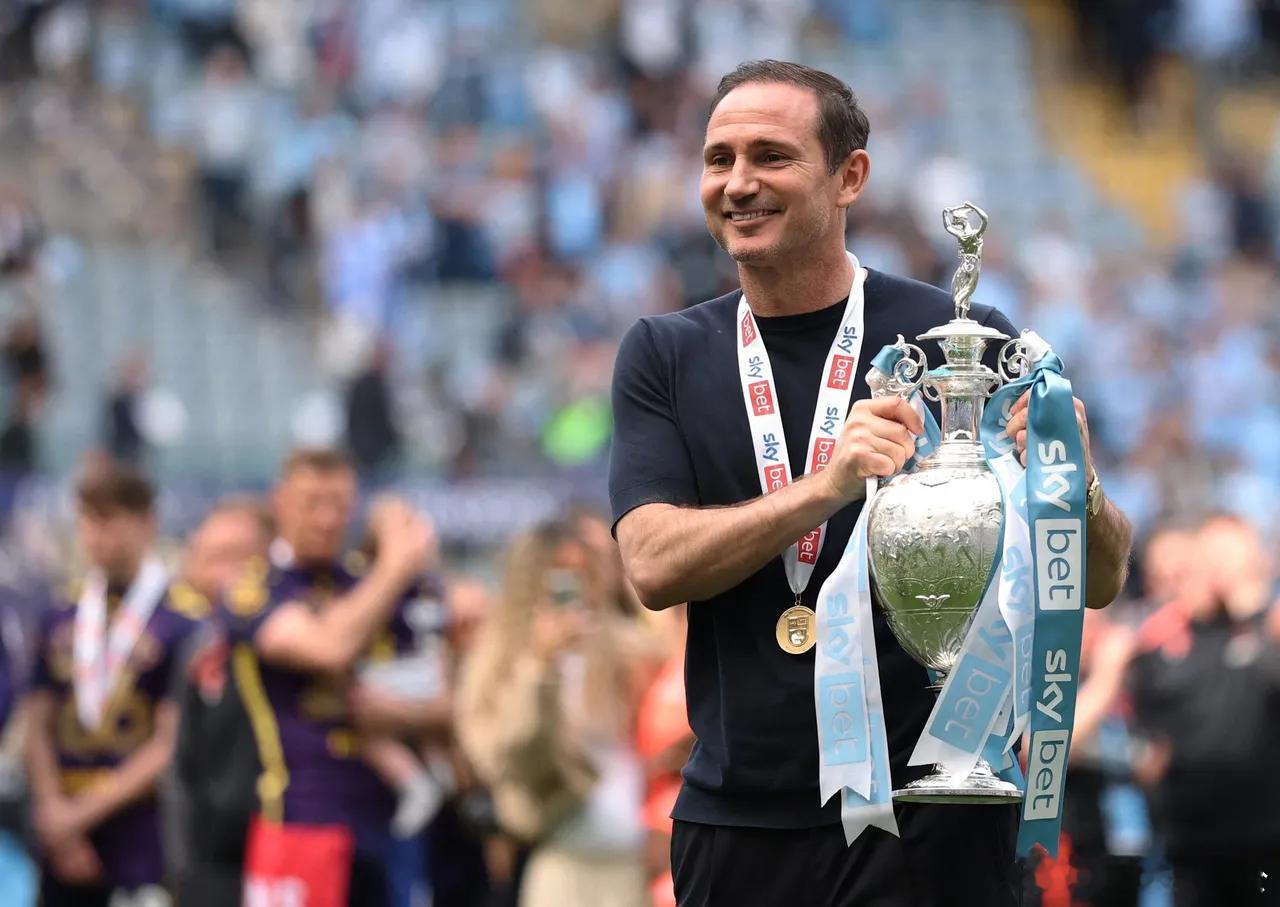 兰帕德前瞻下赛季英超赛场：“我们即将制定完善计划。我与道格（俱乐部所有者）日常沟