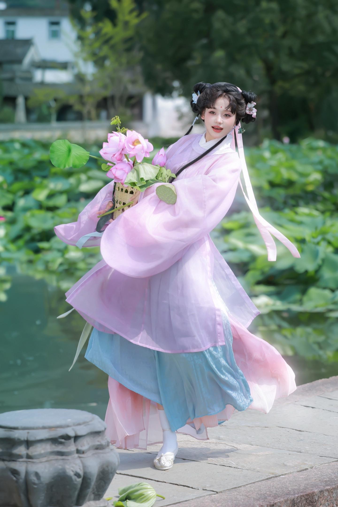 在呈坎当采荷小童的一天！可可爱爱的小童～