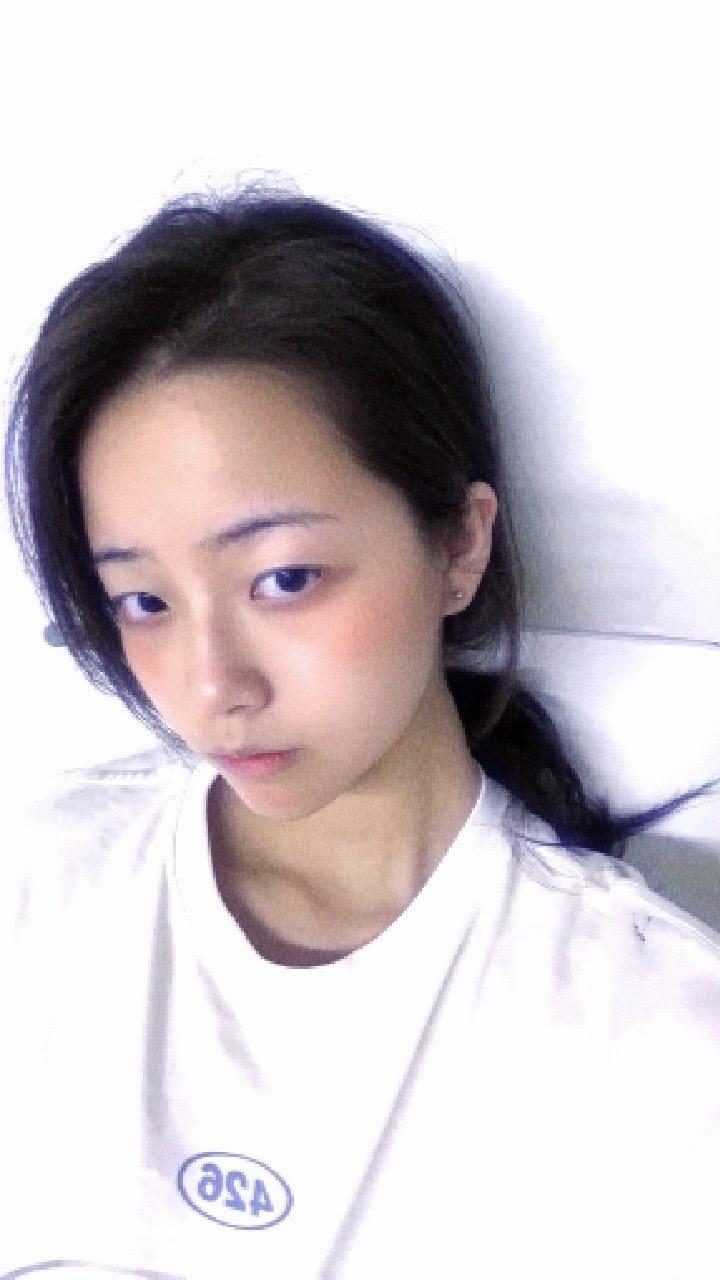 好诶 逛着逛着街决定打个耳钉😋