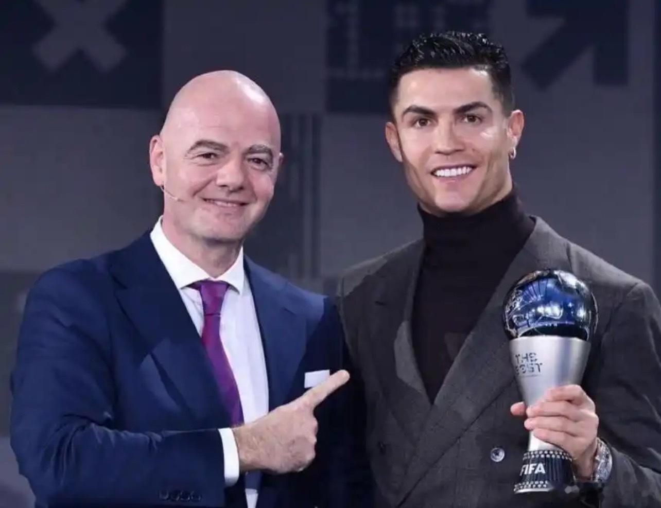 这状态，活脱脱20岁～总裁生日快乐🎊🎊🎊cr7C罗