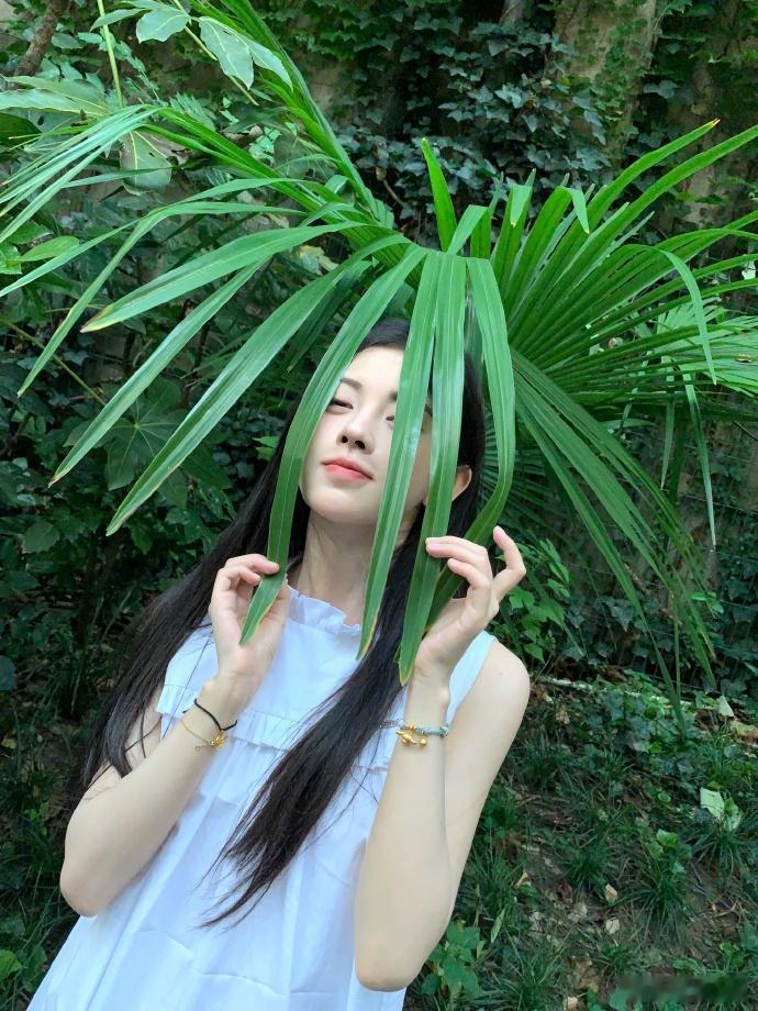 #鞠婧祎周末七夕plog# 鞠婧祎周末七夕plog，清冷感氛围真的好绝！真的好漂