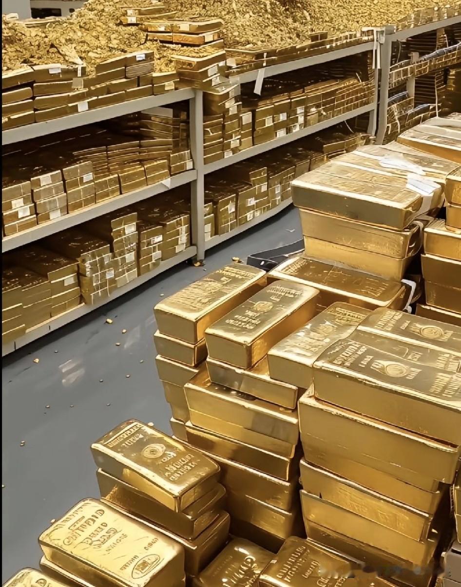 昨天买黄金的人，
现在估计嘴都要笑裂了吧，
昨天金价暴跌956/克，现在已经涨到