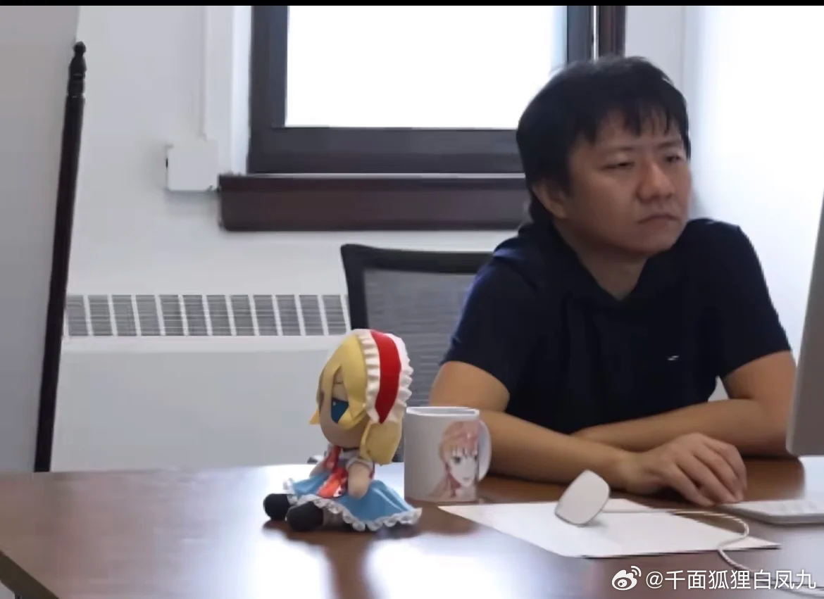 以防有一天我会得奖，我将从现在开始严肃布置痛桌 
