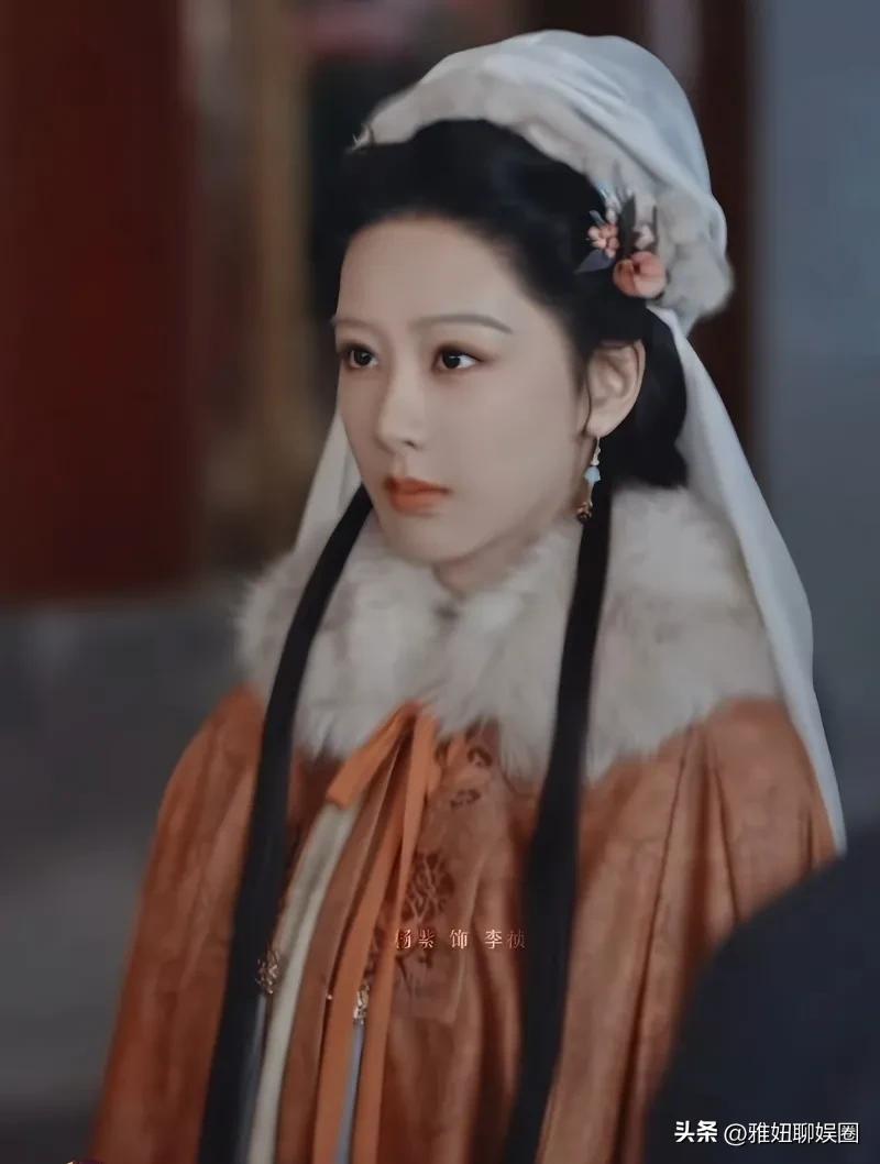 杨紫新剧的新造型还是蛮出圈的，原以为热爱盛唐艳丽服装的我会偏爱盛唐的《国色芳华》