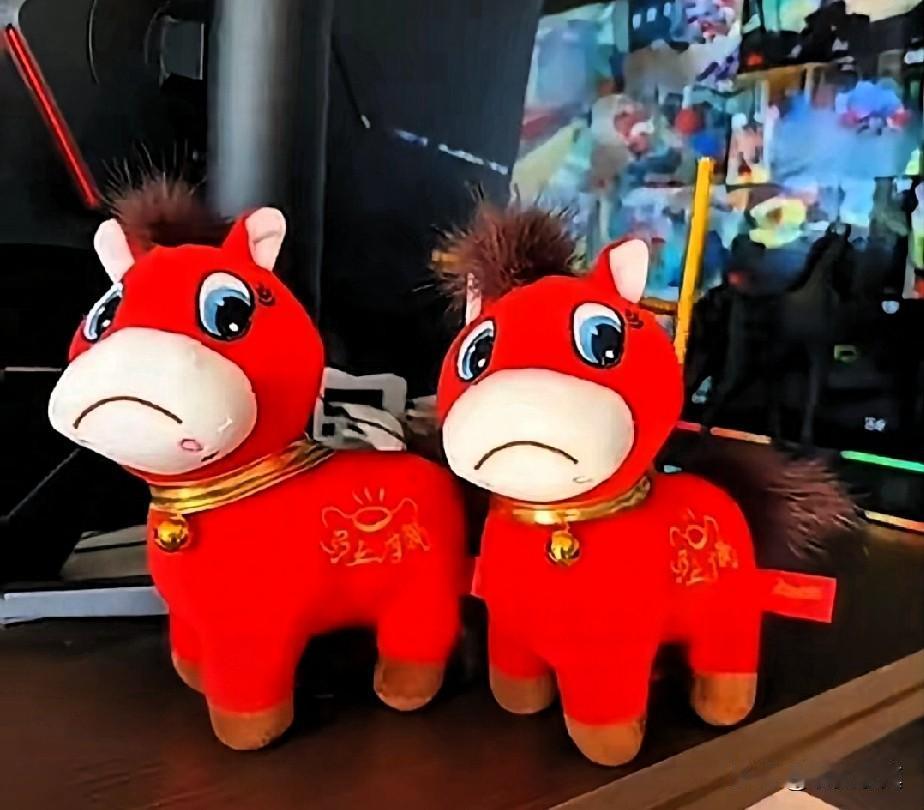 哭哭马赔你度过一个孤独的夜晚！

义乌残次品开心马变成哭哭马，成为2026的最浪