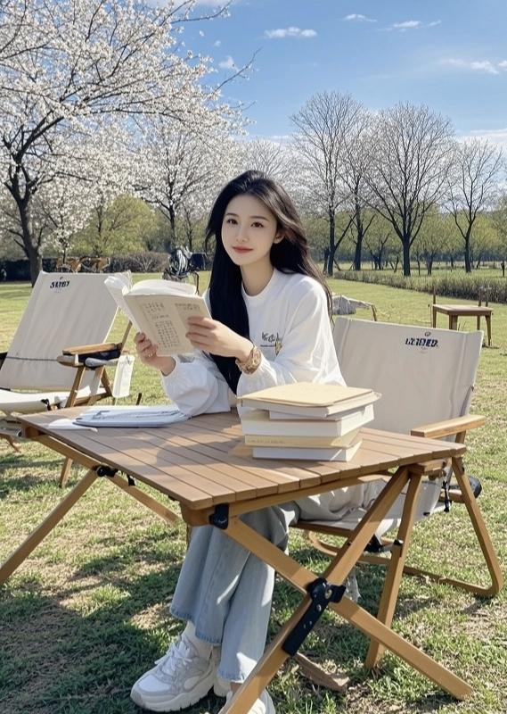 女人如何来保养自己

女人最好的保养品，从来不是瓶瓶罐罐。

养身： 早睡一次，