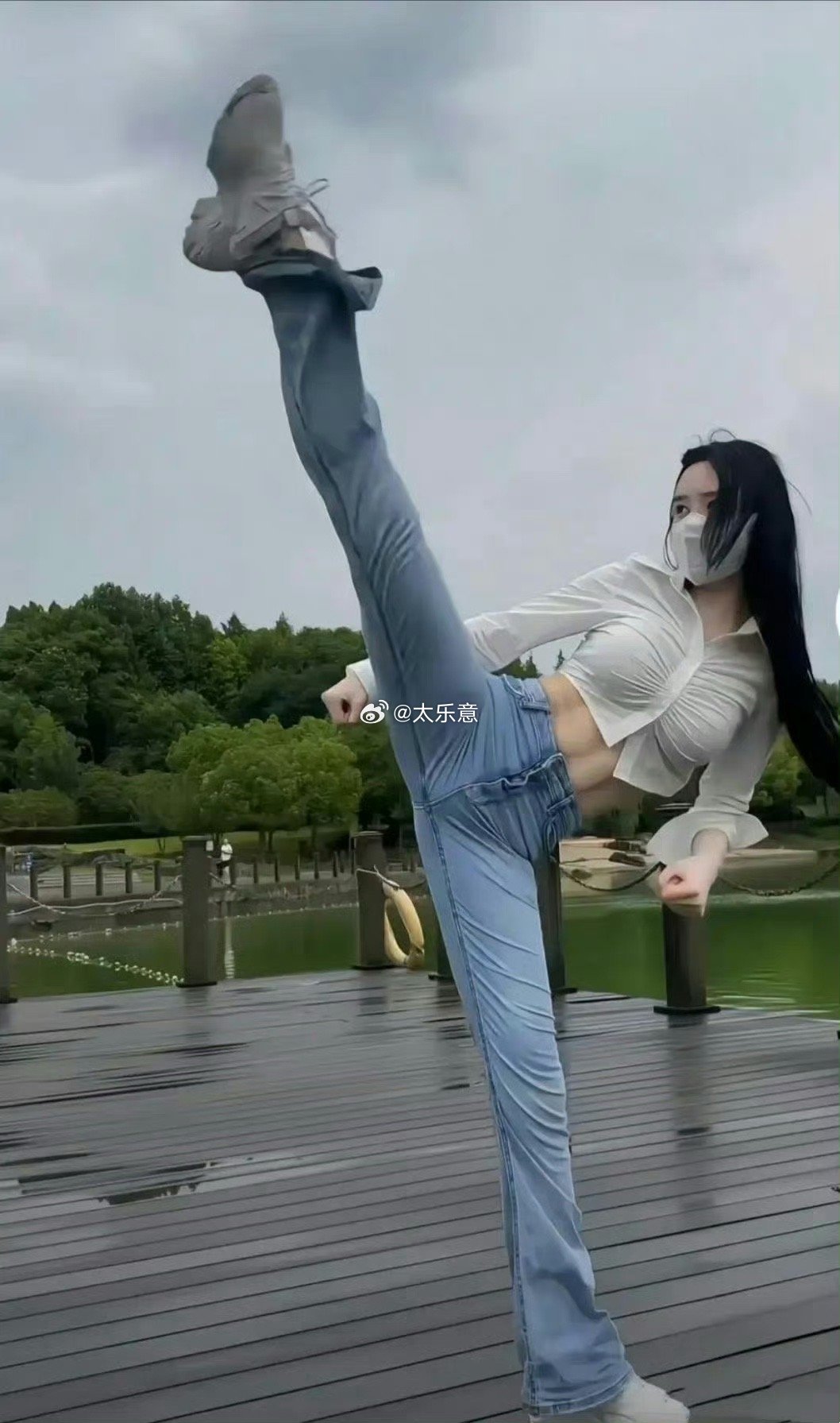 感受腹肌[全力以赴] ​​​