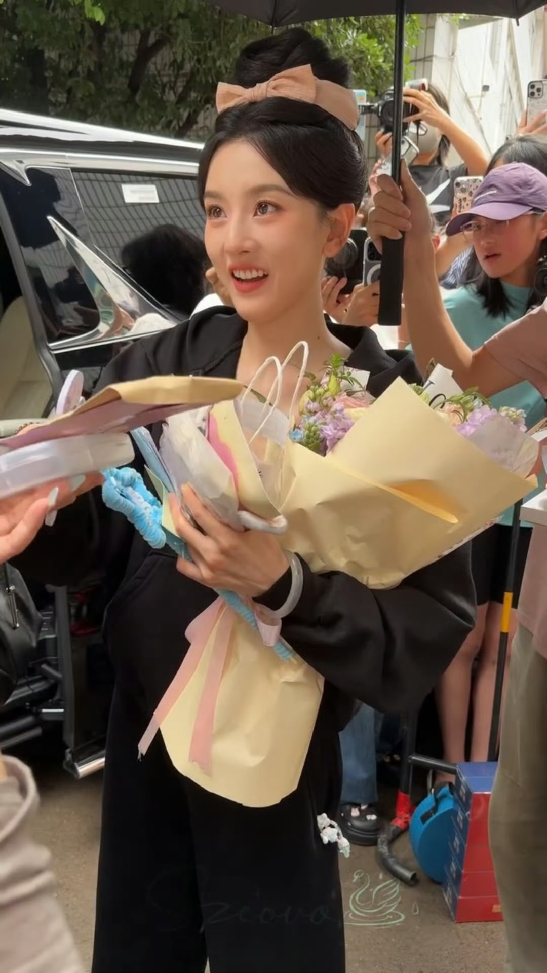 今天上班路请大家喝奶茶一起过生日的祖鹅🥺🥺宋祖儿生日逆应援