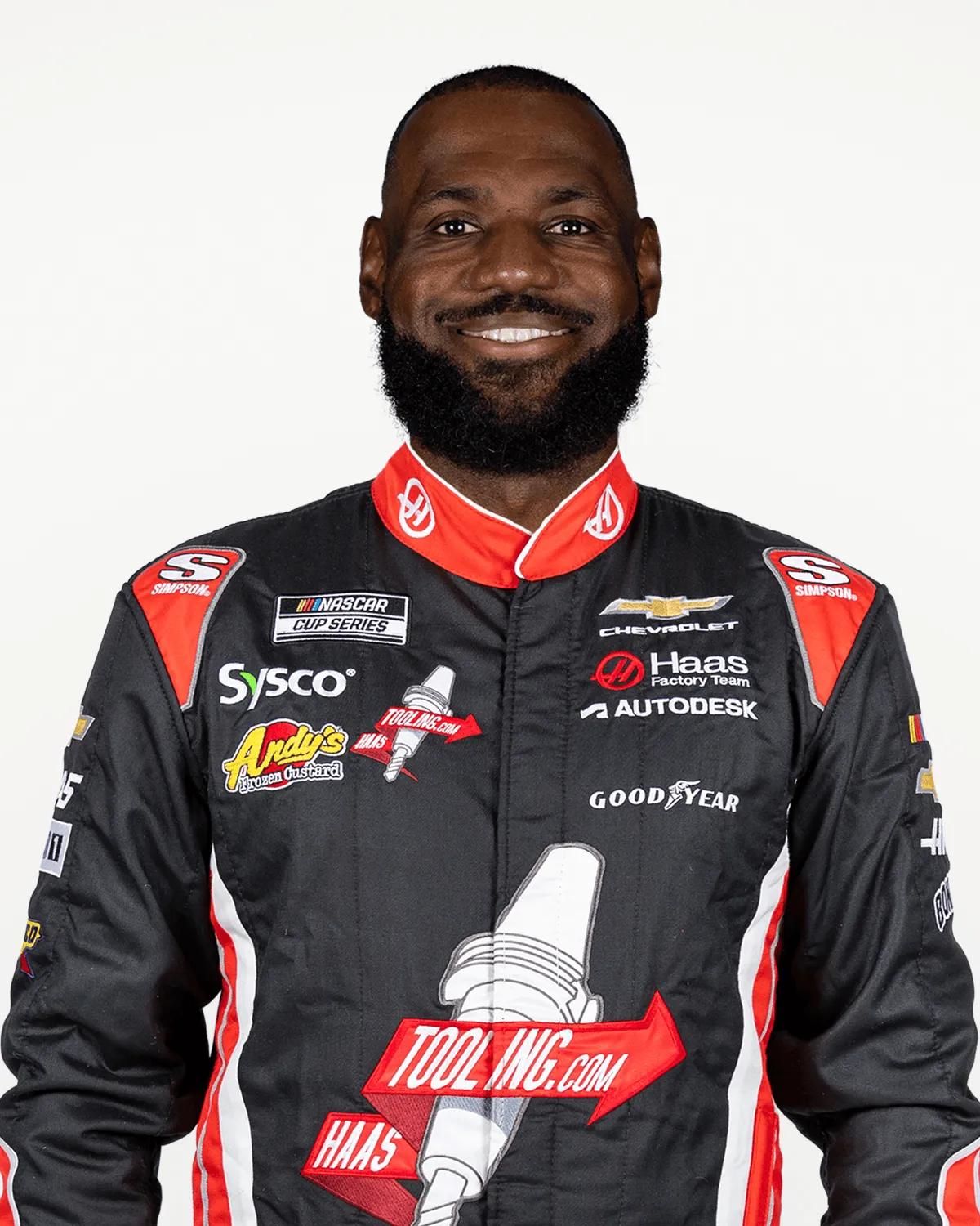 没完没了啊，詹姆斯成为自由球员，先是赛车车队招募詹姆斯布朗尼，随后高尔夫球队，棒