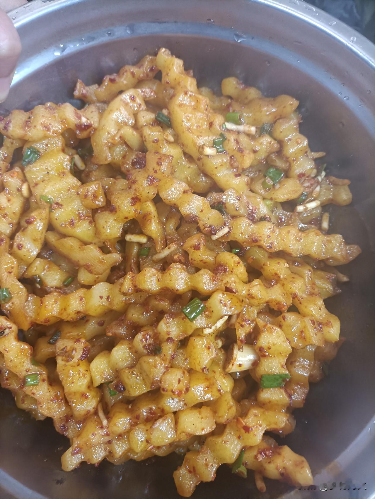 离春节越来越近了，但是年味也越来越淡了，不知道为什么找不到以前小时候的那种感觉，