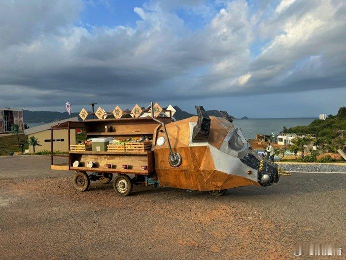 #张新成镜头下的桃花坞##张新成和桃花坞再见# 都说镜头会带着拍摄者的情感，那张