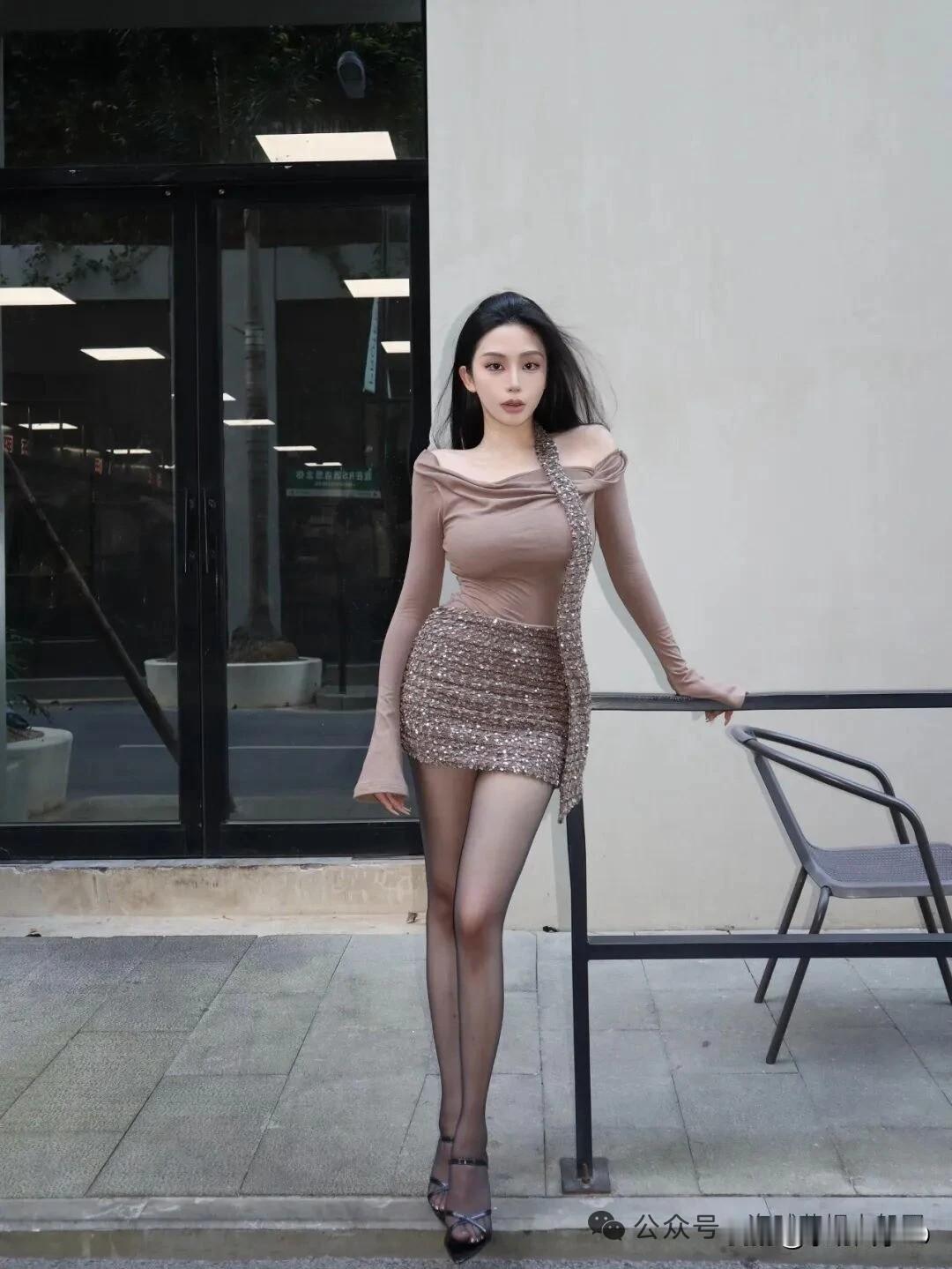 优雅气质穿搭，闪耀的亮片裙装，尽显时尚魅力！💃✨谁是你心中的美女 时髦精穿搭秘