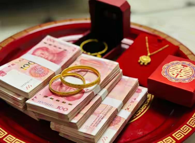 发现了吗，凡是结婚不主动要彩礼的女方家庭，一般都是如下几种
 
聊到婚嫁彩礼话题