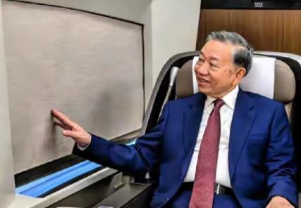 格局小了！都以为苏林这次访华坐高铁是为了体验，其实是在表态，他的意思很简单，越南