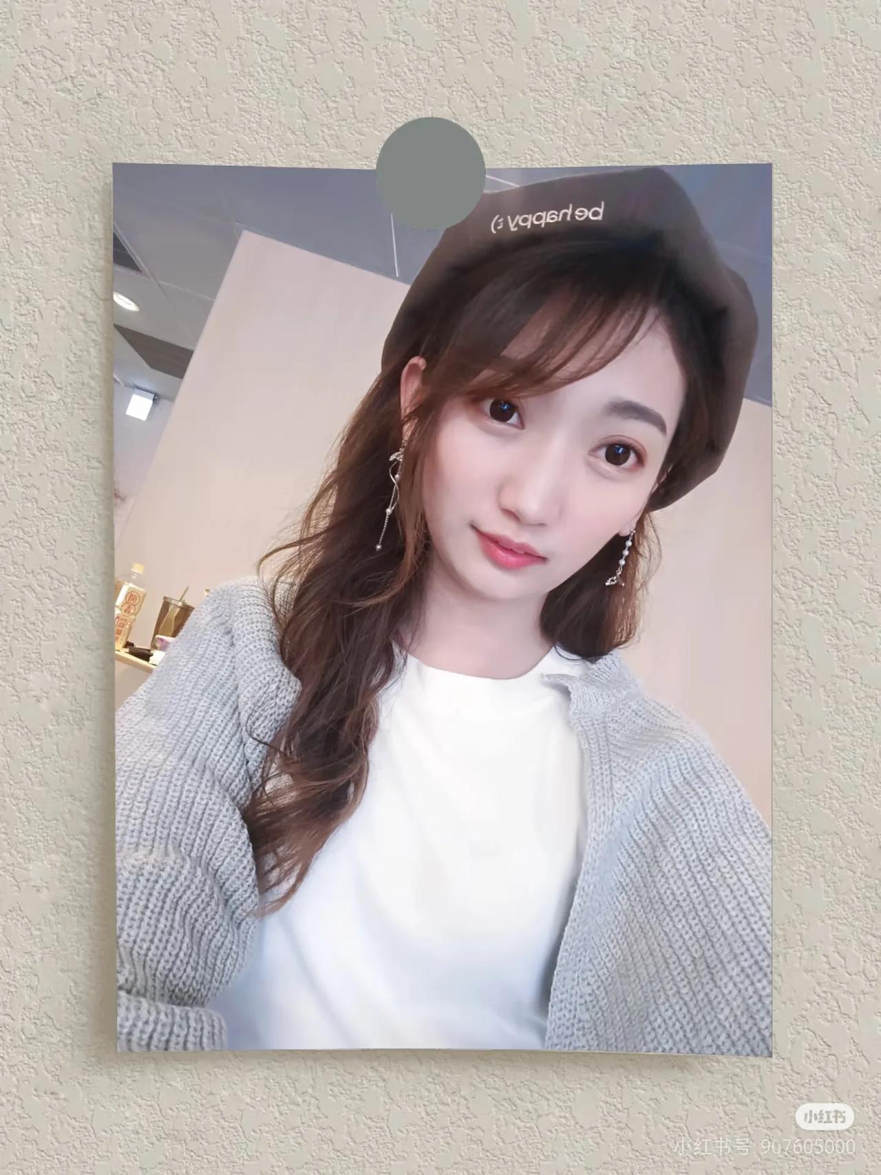 话说台湾近几年就推出了许多颜值和气质都相当不错的新晋博主，而Fun_Fang就是