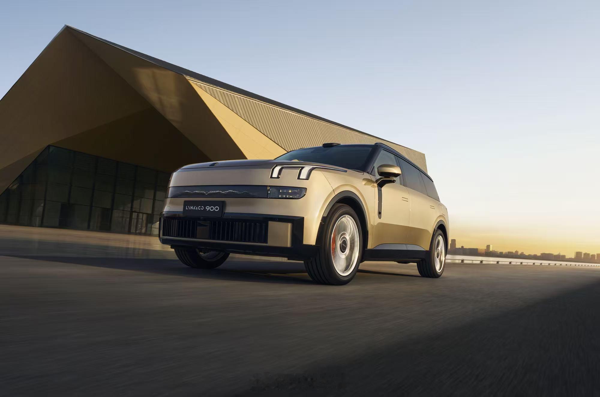 领克900的价格太给力了，大五座里就它才是完美的选择！车灯爪子造型更是爱了爱了。