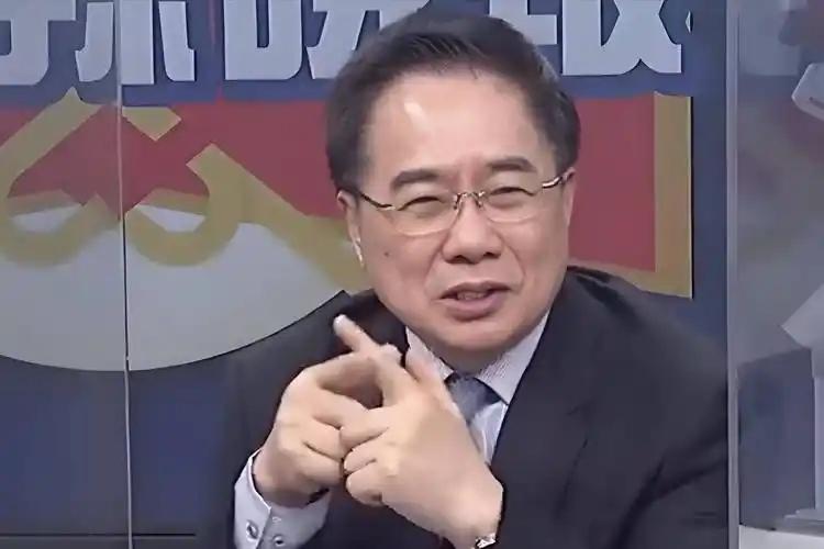 [月亮]蔡正元博士提出：对于擅自穿越台湾海峡的日本军舰应发起军事打击，最好直接将