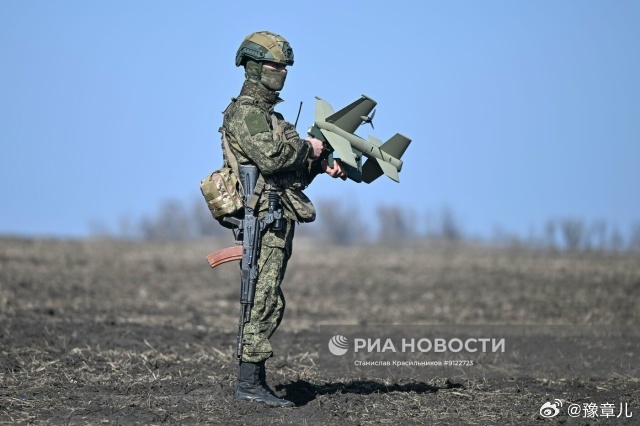 俄罗斯士兵使用圣诞树拦截无人机保卫山毛榉M3防空导弹系统 