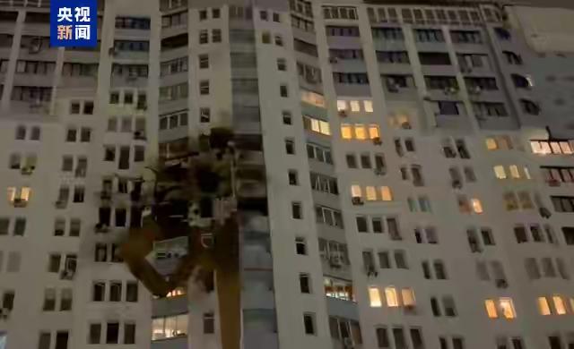 突发，看到记者直击乌克兰遭空袭现场的报道，心里真不是滋味。2026年1月8日晚至