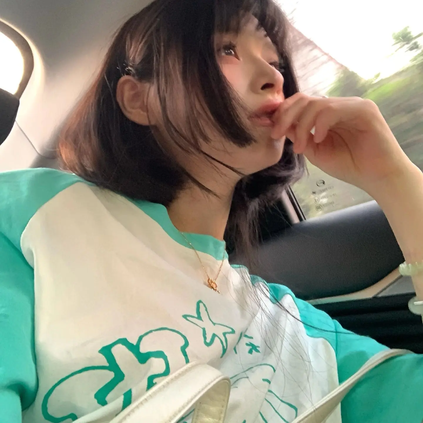 相信爱，还是相信你呐？