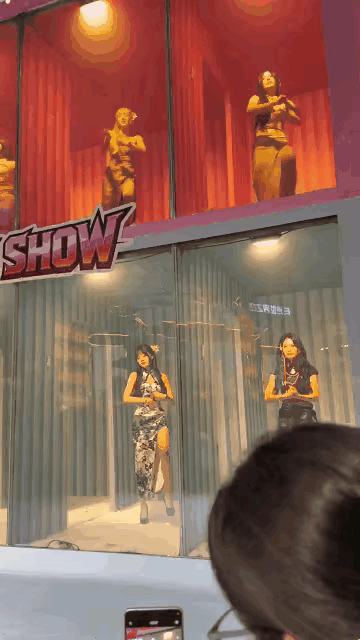 现在酒吧都流行这样了？