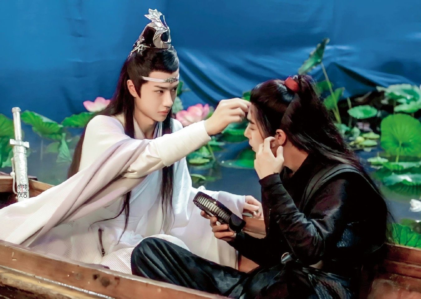 电视剧陈情令 陈情悠远，忘羡如初。江湖终落幕，知己永长存，经年回望，依旧是心底最