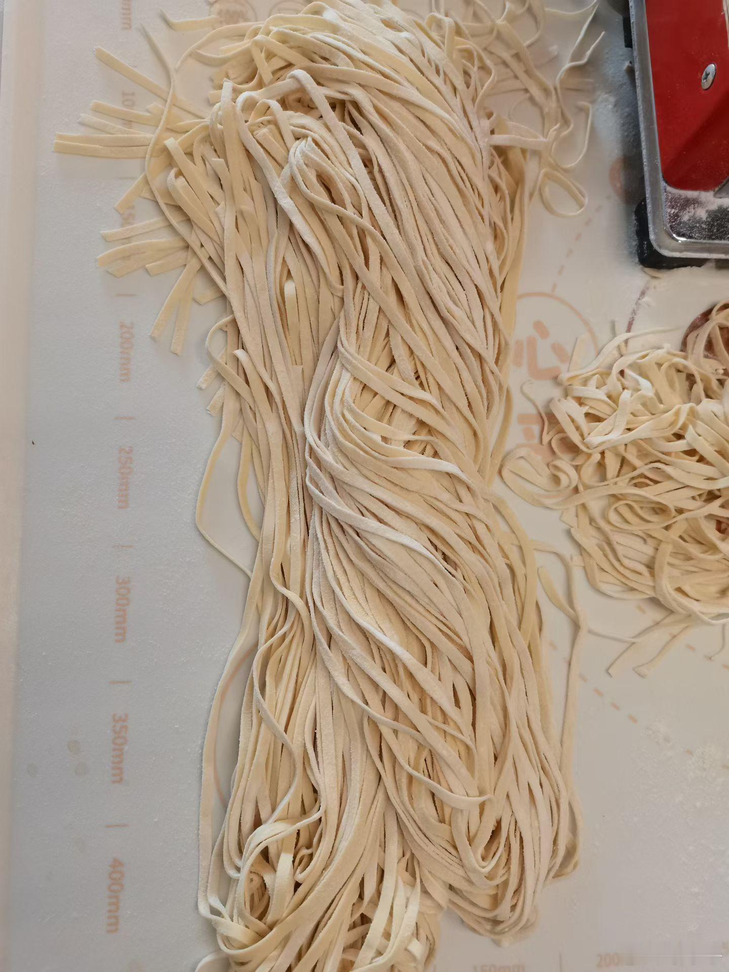 好好犒劳下自己，吃份带肉的面