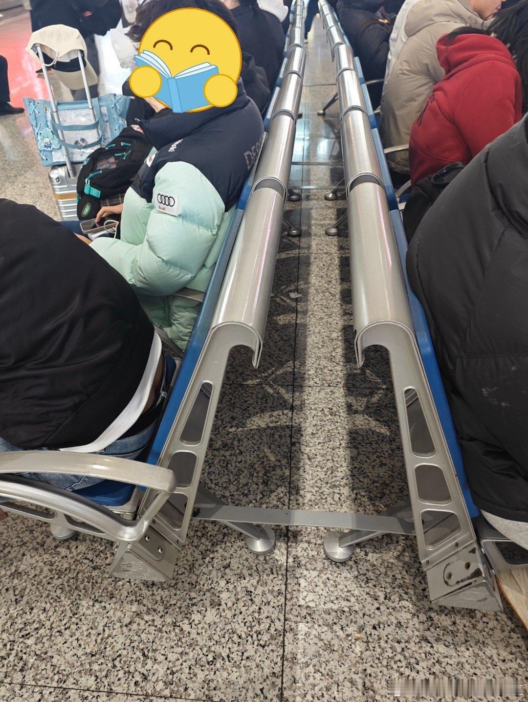 你好同学 在虹桥火车站你肯定能找到的东西：NIO Life的行李箱