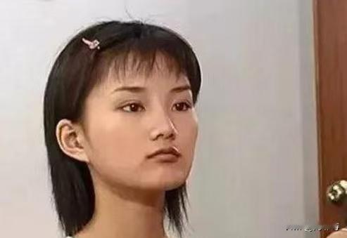 看到盛超现在的样子，不由得想起那会的《红苹果乐园》，也是我们的偶像剧呀！
虽然那