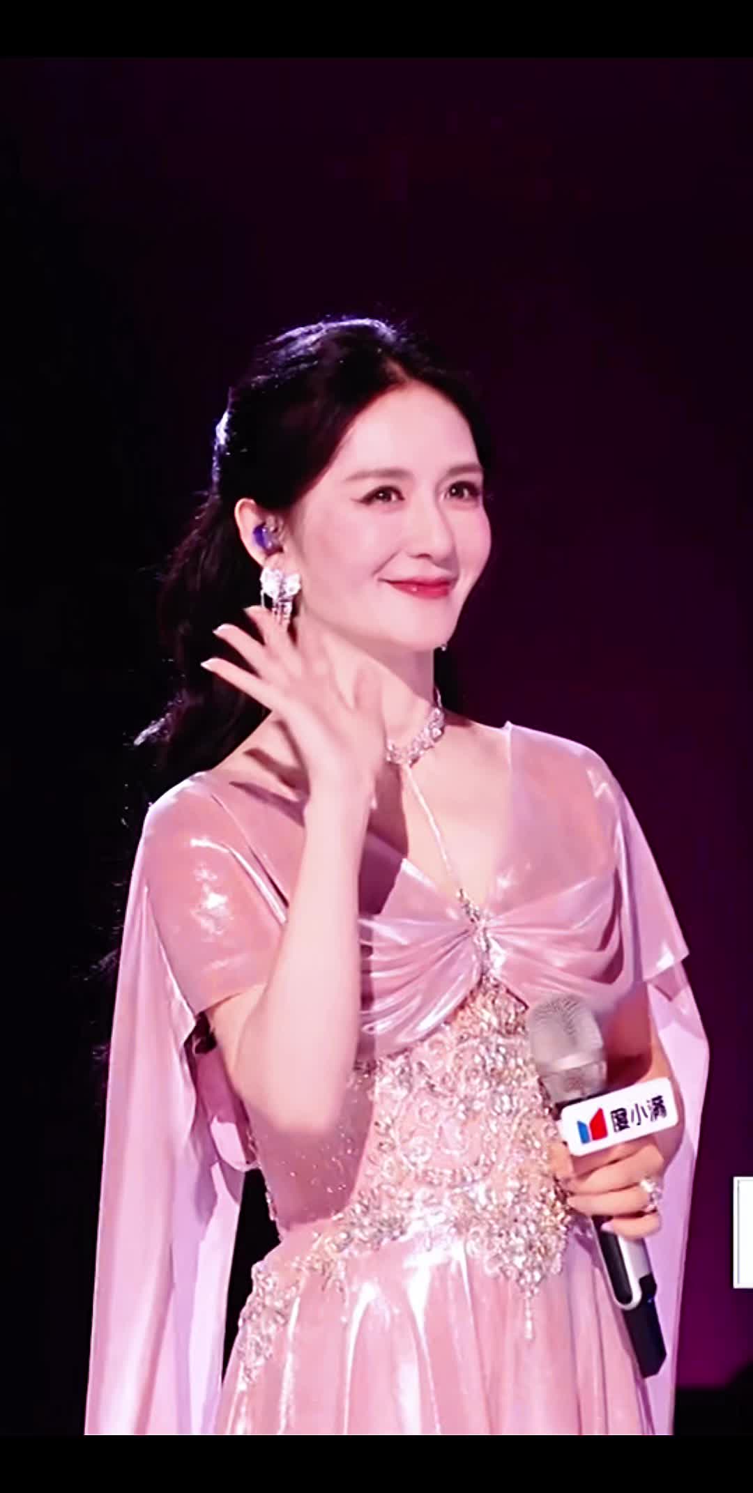 美到发光的娜姐！！！！！！！！ 娜姐造型团队上大分！！！！！！！   ...