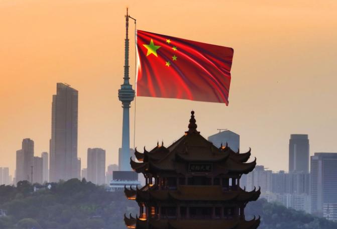 中国应公告给全世界，凡是在中国历史上侵犯过中国的国家，胆敢再上门挑事，中国必将狠