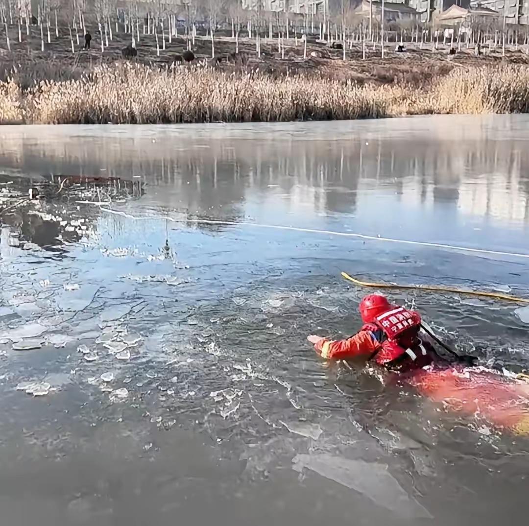 别去蹭小英雄的流量
        最近这些天，宁夏吴忠的小英雄李佳婷成了网上和