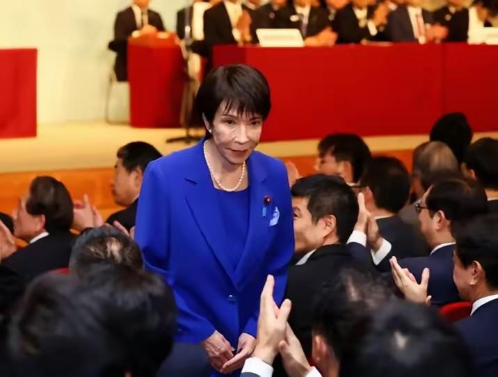 ​日本首相高市早苗有可能自毁政治前程。这时候，她抛出爆炸性的新闻，将可能在​二月