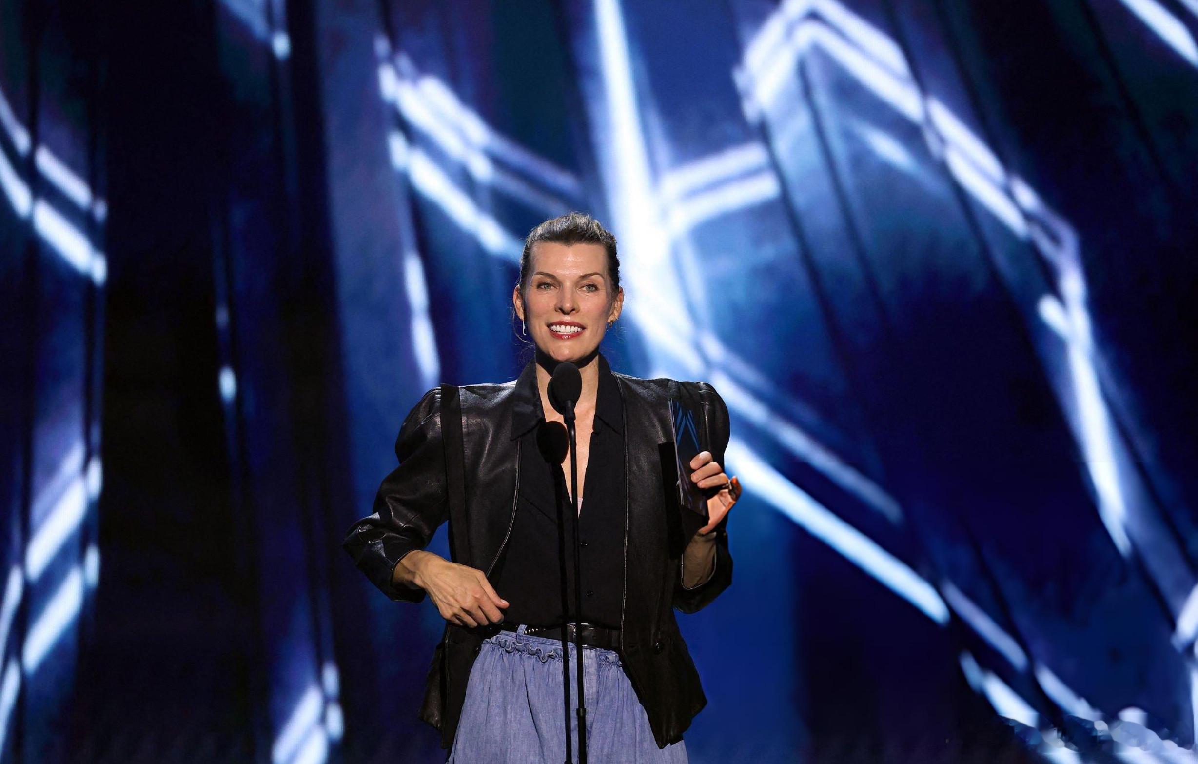 milla jovovich米拉乔沃维奇在洛杉矶出席The Game Award