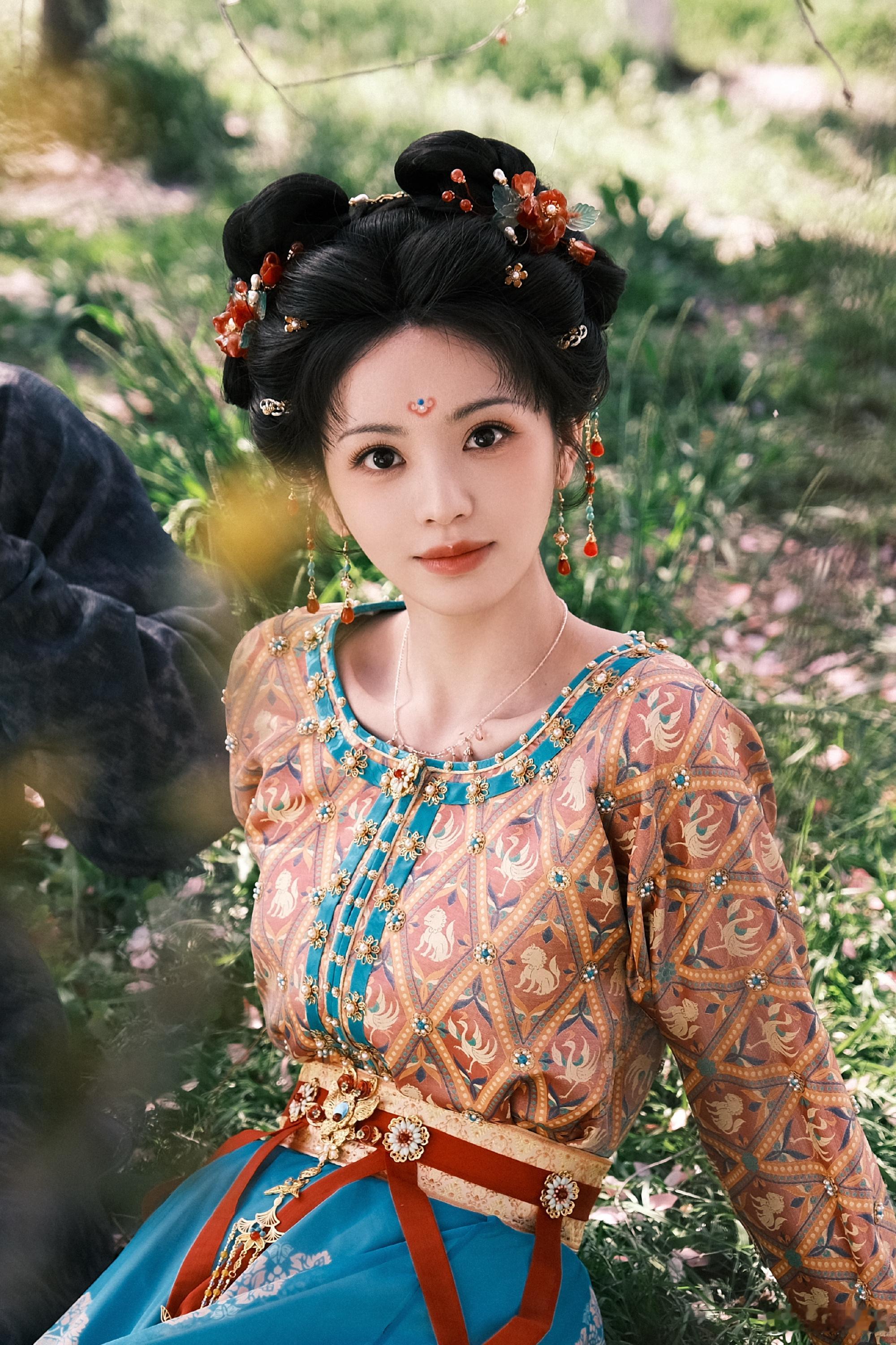 【田曦薇】这样美的脸盯着我我会害羞的子夜归一种很新的情敌关系 ​​​