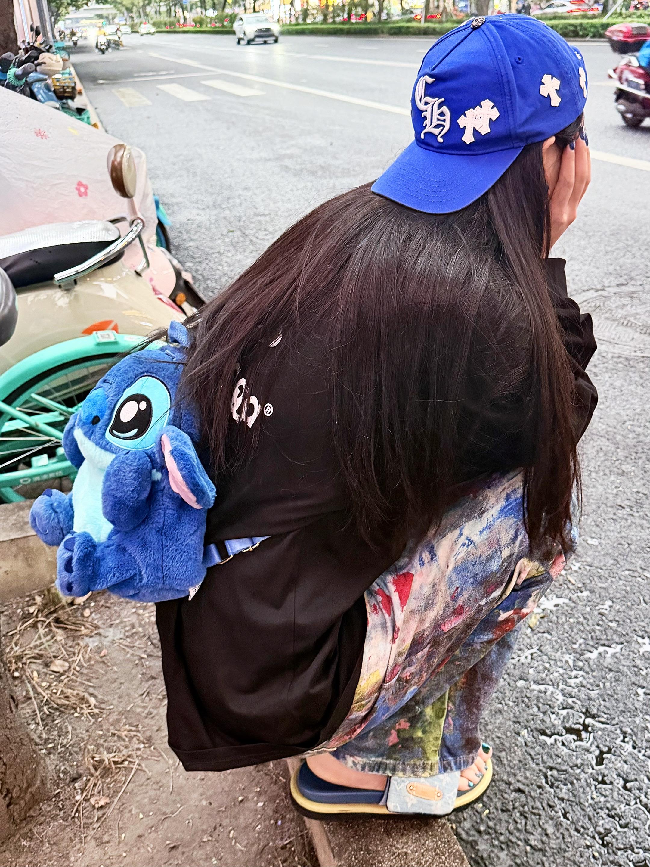 挺大小伙砸成天emo装神